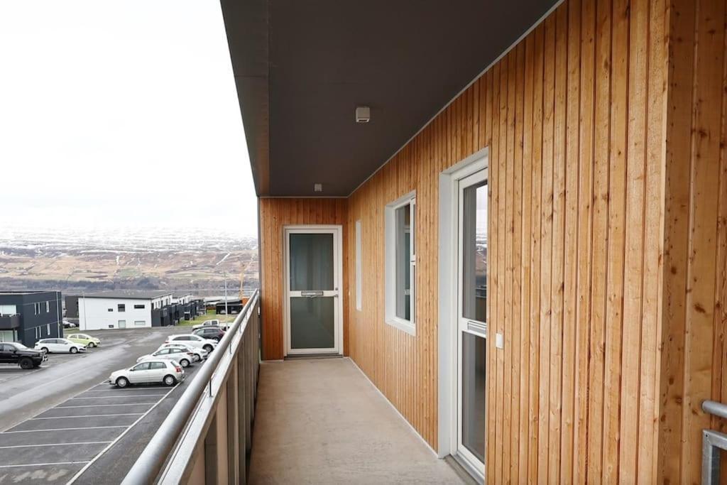 Nice & Cozy Two Bedroom Apartment With A Balcony Akureyri Kültér fotó